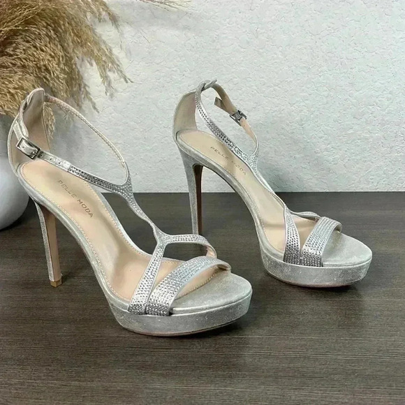 PELLE MODA Onora T-strap Sandal In Platinum Size 10M - Picture 3 of 10